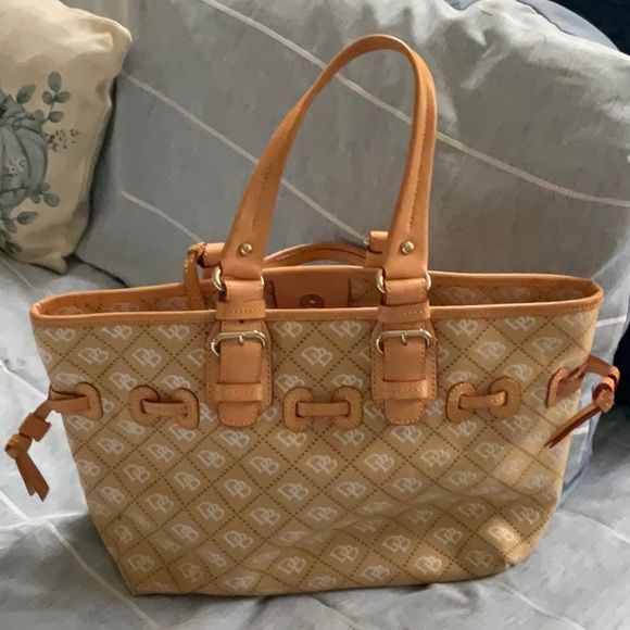 Dooney & Bourke Tote - Picture 1 of 4